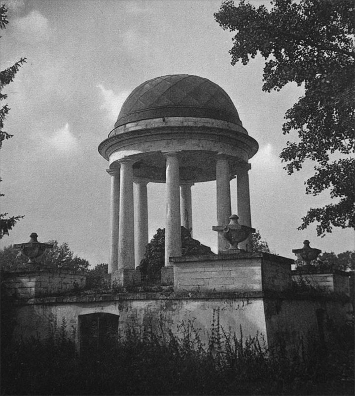 Мавзолей на архивной фотографии